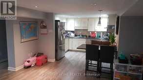4 WENDY WAY | Richmond Hill Ontario | Slide Image Thirteen