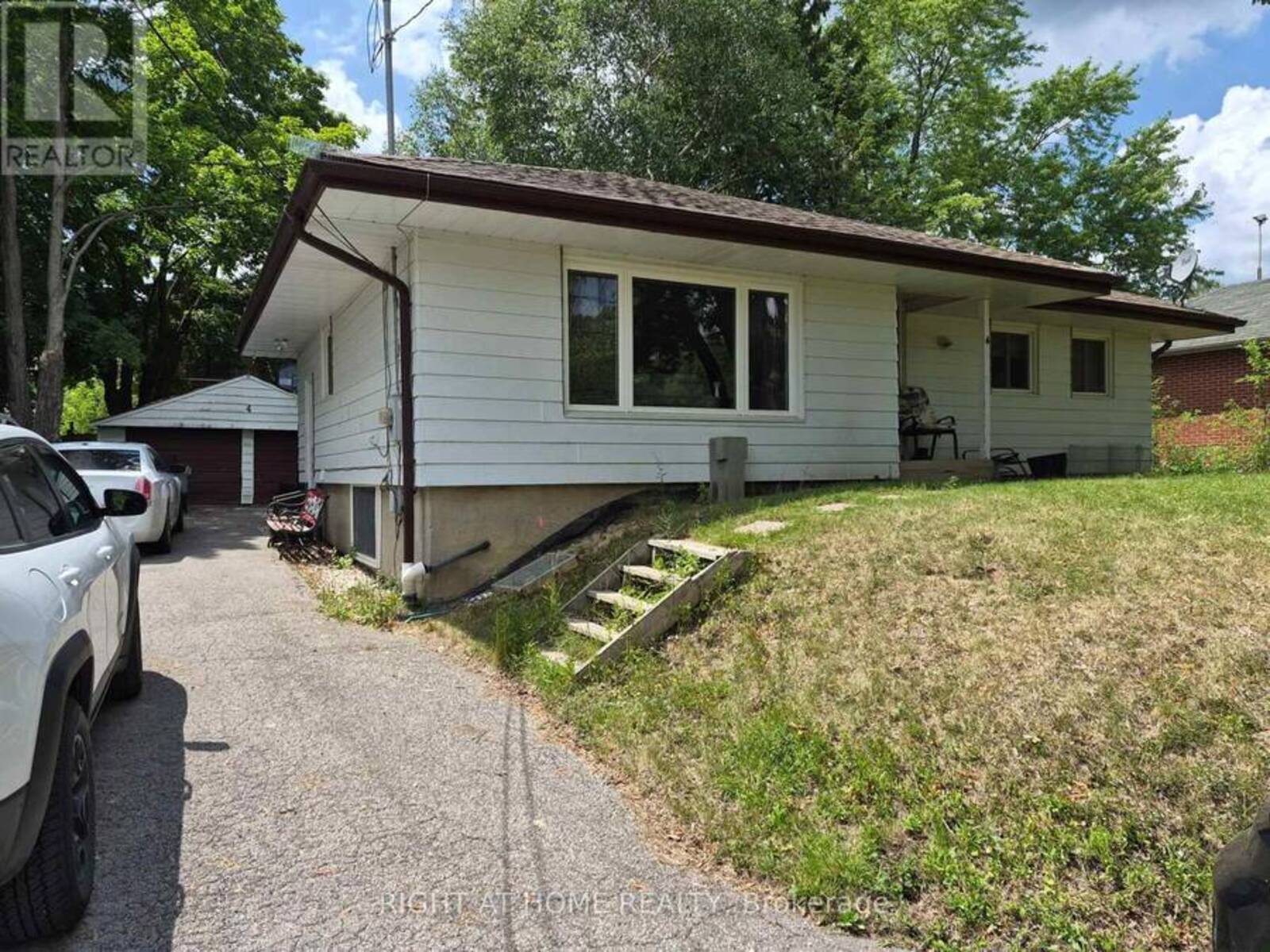 4 WENDY WAY, Richmond Hill, Ontario L4E 2V6