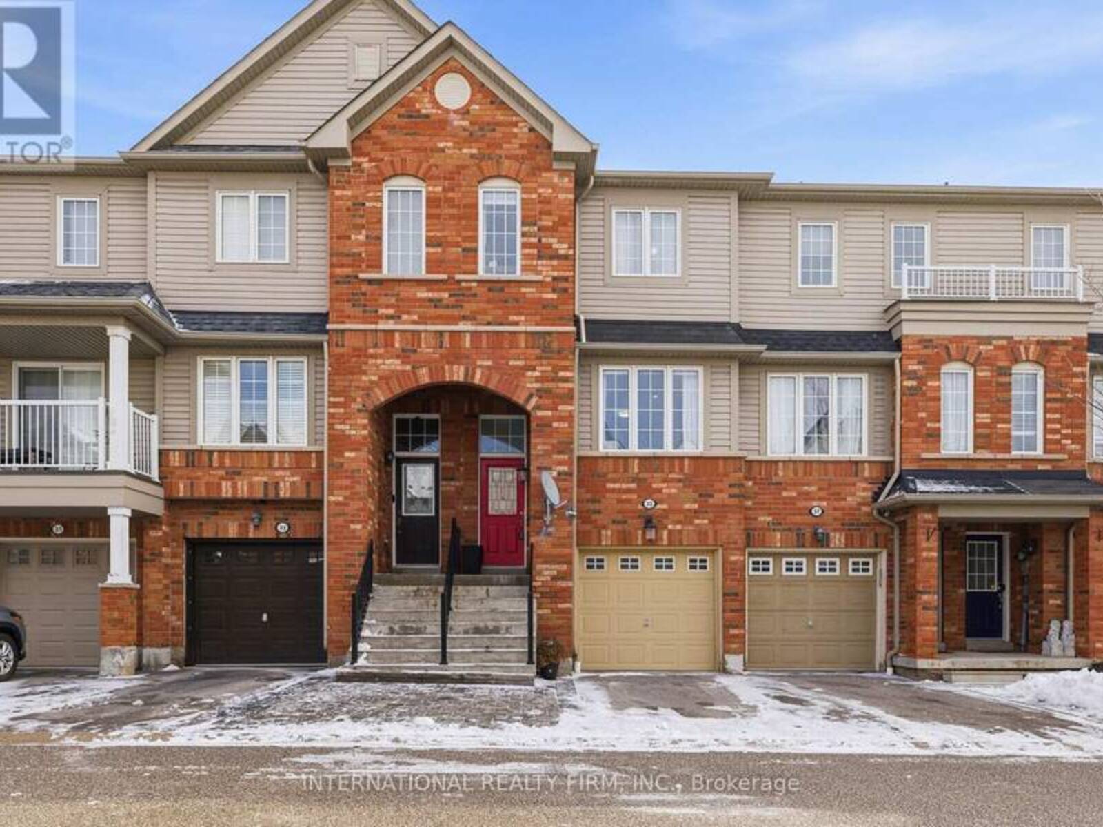35 VENTURA LANE, Ajax, Ontario L1T 0C4