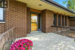 515 TRINITY CHURCH ROAD | Hamilton Ontario | Slide Image Four