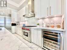 300 KING ROAD | Richmond Hill Ontario | Slide Image Four