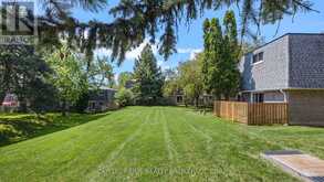 36 - 250 BRIDLETOWNE CIRCLE | Toronto Ontario | Slide Image Thirty-two