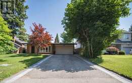 4 QUINCY CRESCENT | Toronto Ontario | Slide Image Two