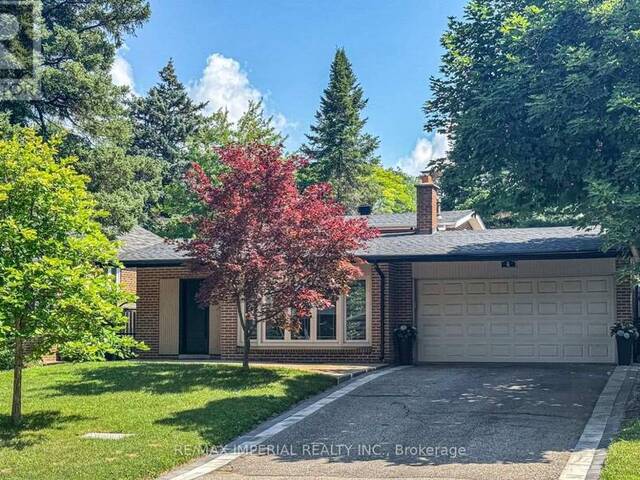 4 QUINCY CRESCENT Toronto Ontario, M2J 1C4 - 4 Bedrooms Home For Sale