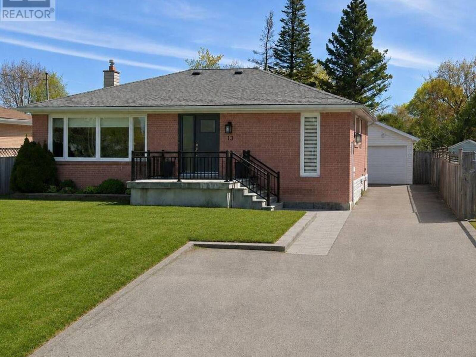 13 PATRICK DRIVE, Aurora, Ontario L4G 2A6