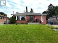13 PATRICK DRIVE | Aurora Ontario | Slide Image Two