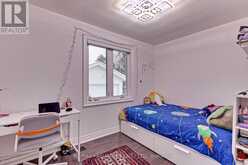 13 PATRICK DRIVE | Aurora Ontario | Slide Image Thirty