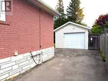 13 PATRICK DRIVE | Aurora Ontario | Slide Image Five
