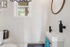 9043 RIDGE ROAD | Niagara Falls Ontario | Slide Image Eight