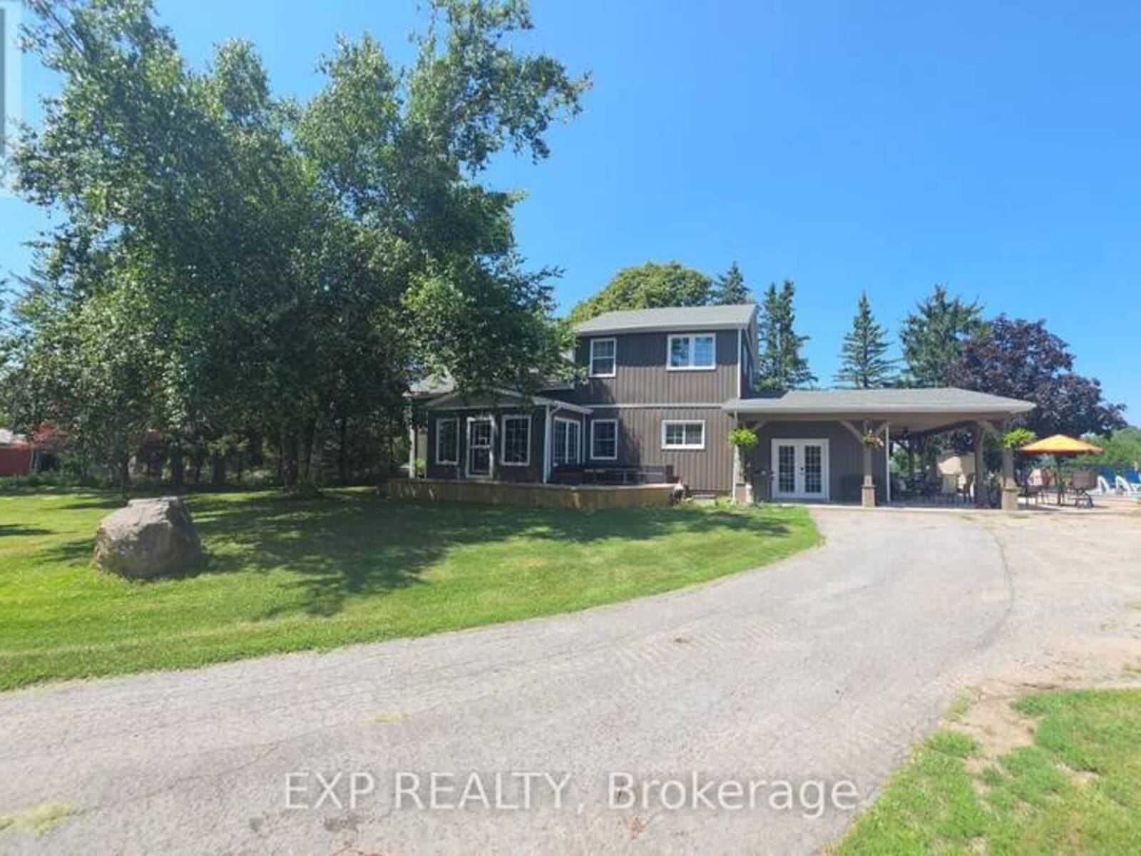 9043 RIDGE ROAD, Niagara Falls, Ontario L3B 5N7