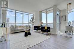 1404 - 60 DISERA DRIVE | Vaughan Ontario | Slide Image Ten