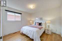 8 BROOKLYN CRESCENT | Markham Ontario | Slide Image Thirty