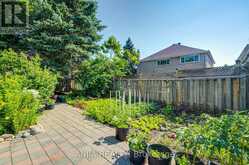 8 BROOKLYN CRESCENT | Markham Ontario | Slide Image Forty-seven