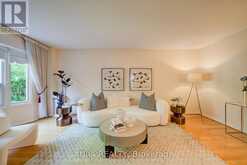 8 BROOKLYN CRESCENT | Markham Ontario | Slide Image Four