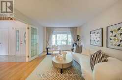 8 BROOKLYN CRESCENT | Markham Ontario | Slide Image Six