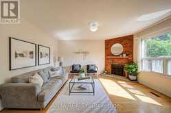 8 BROOKLYN CRESCENT | Markham Ontario | Slide Image Eight
