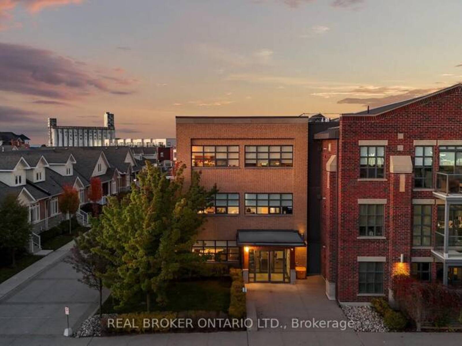 302 - 1 SHIPYARD LANE, Collingwood, Ontario L9Y 0W2