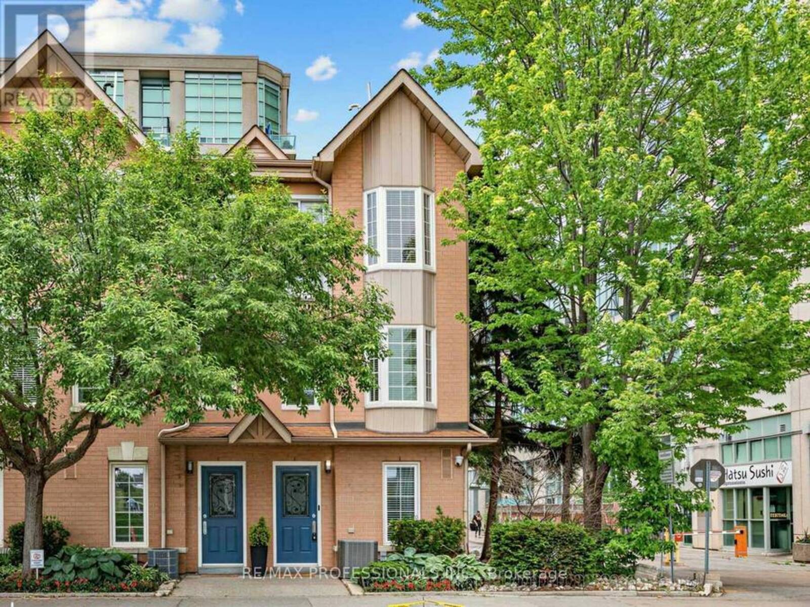 32 - 220 MANITOBA STREET, Toronto, Ontario M8Y 4G7