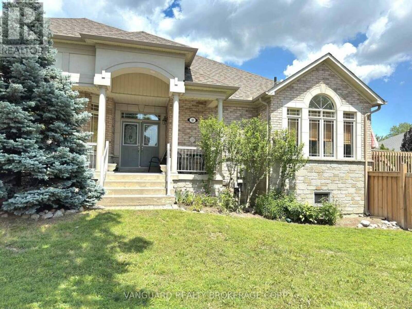 30 NOAH CRESCENT, Vaughan, Ontario L4H 1Z2