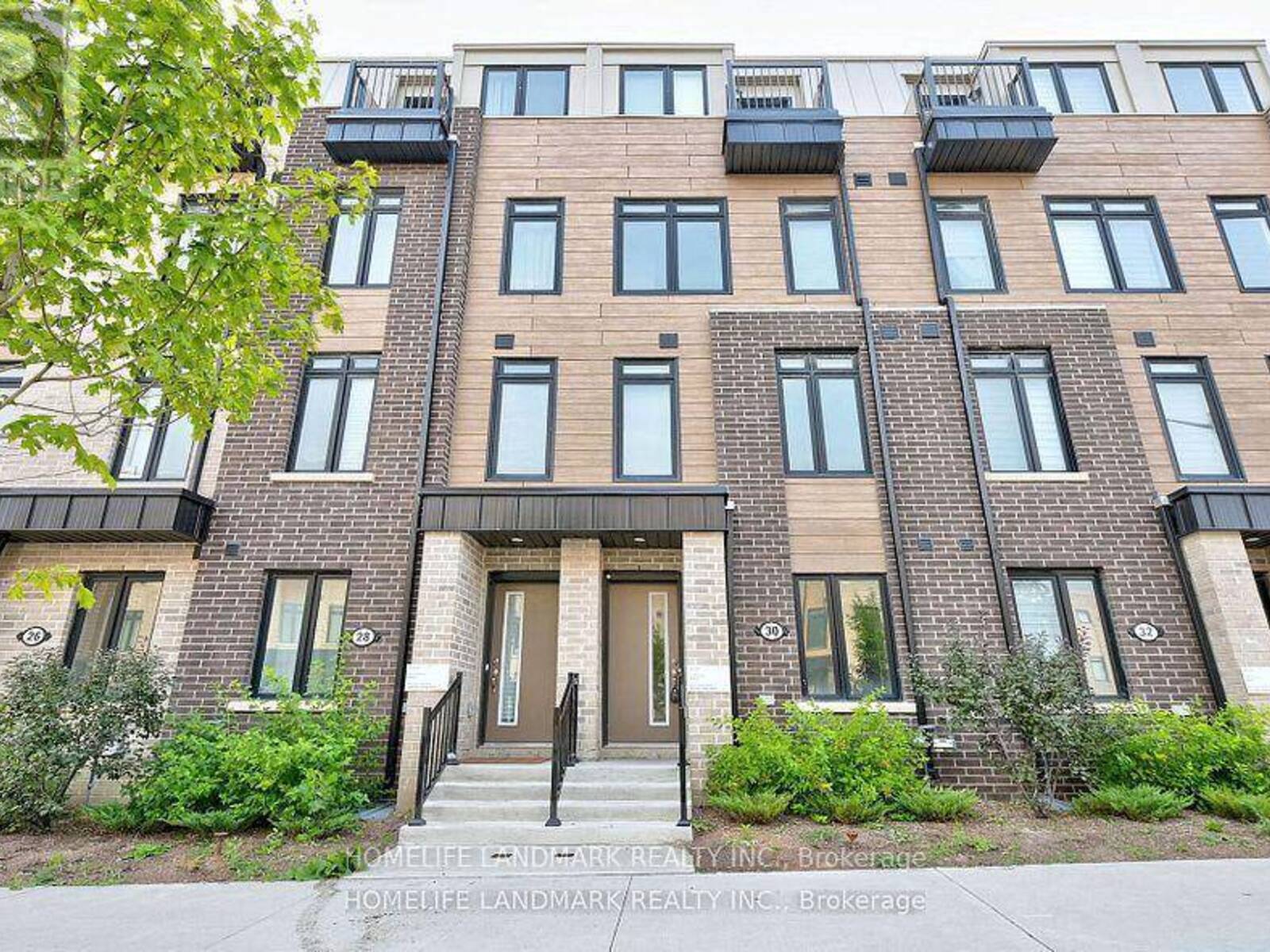 30 CASE OOTES DRIVE, Toronto, Ontario M4A 1C5