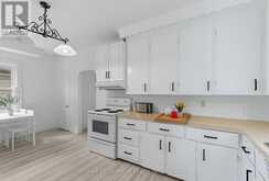 157 EAST 5TH STREET | Hamilton Ontario | Slide Image Thirteen