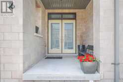 16 DENARIUS CRESCENT | Richmond Hill Ontario | Slide Image Two