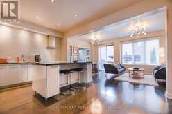 16 DENARIUS CRESCENT | Richmond Hill Ontario | Slide Image Seven