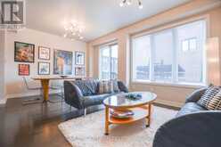 16 DENARIUS CRESCENT | Richmond Hill Ontario | Slide Image Twelve
