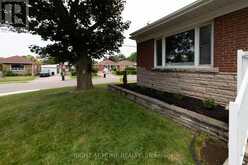 2 MIDHOLM DRIVE | Toronto Ontario | Slide Image Four