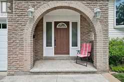 495 TIPPERTON CRESCENT | Oakville Ontario | Slide Image Three