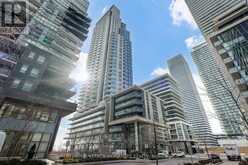 B415 - 60 ANNIE CRAIG DRIVE | Toronto Ontario | Slide Image Twenty-one