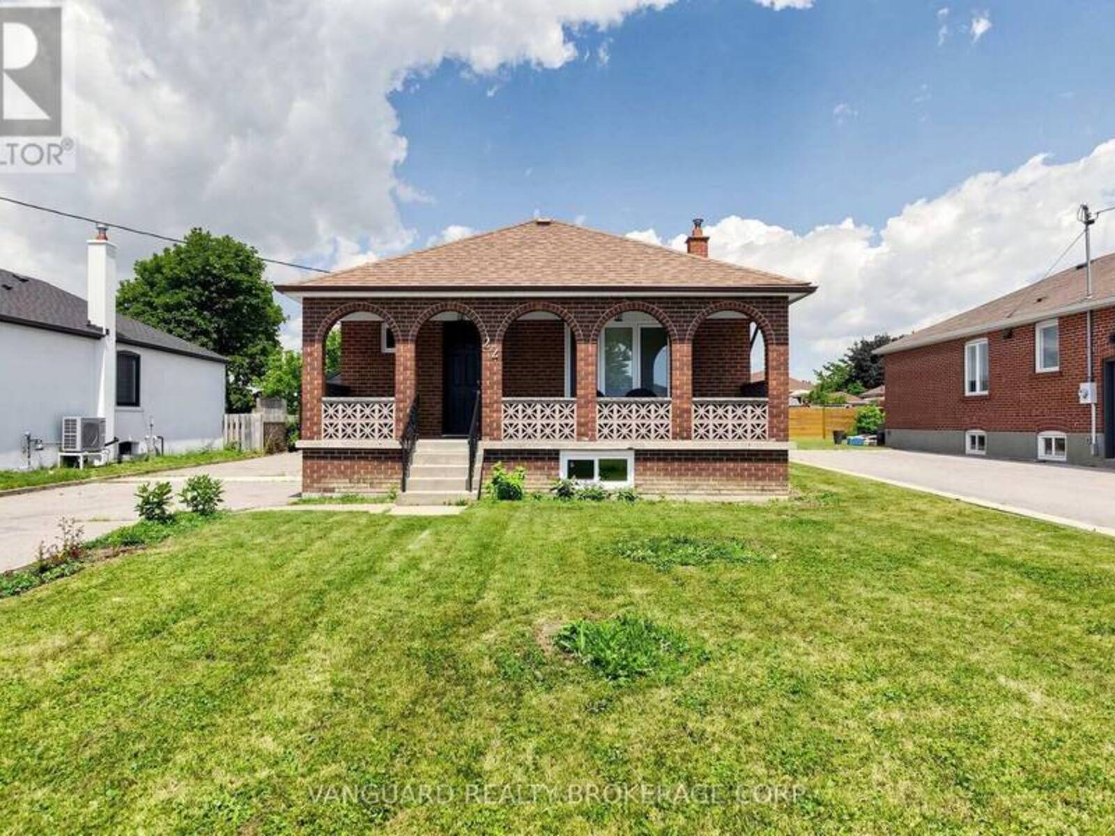 22 NASH DRIVE, Toronto, Ontario M3M 2L3