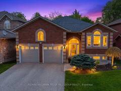 61 MACLAREN AVENUE Barrie Ontario, L4N 5T4