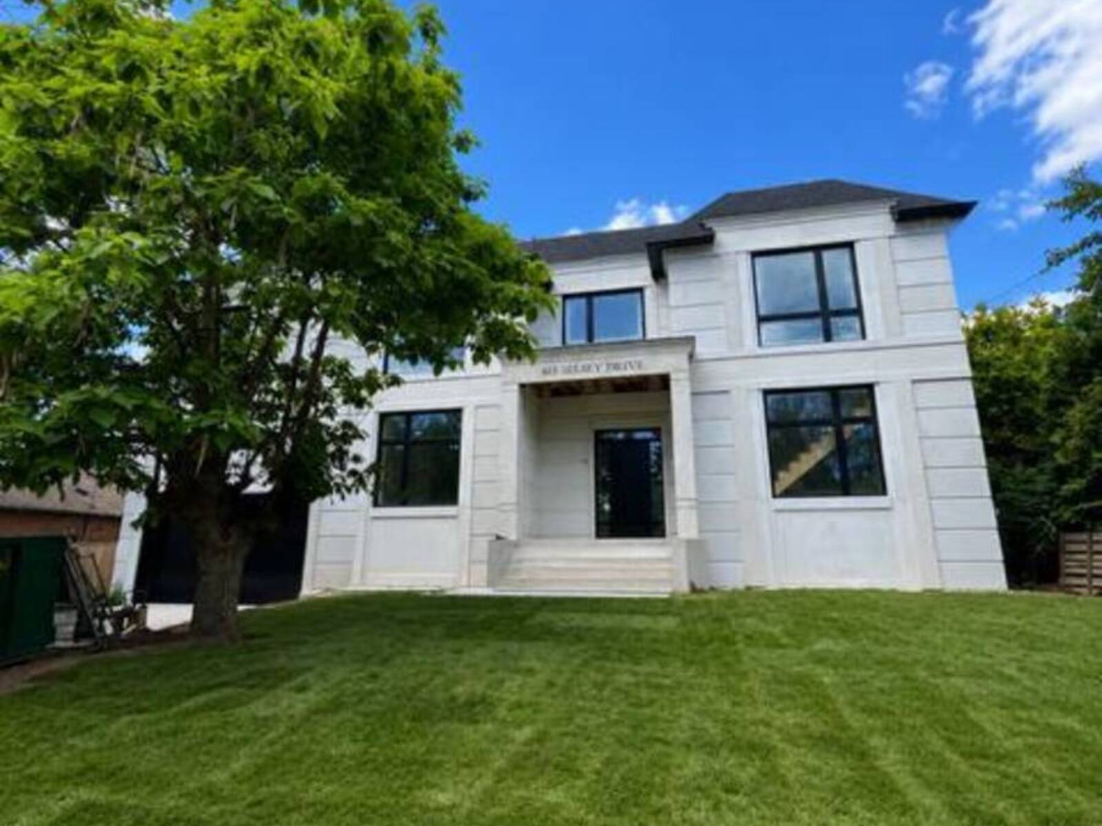 483 SELSEY DRIVE, Mississauga, Ontario L5A 1B7