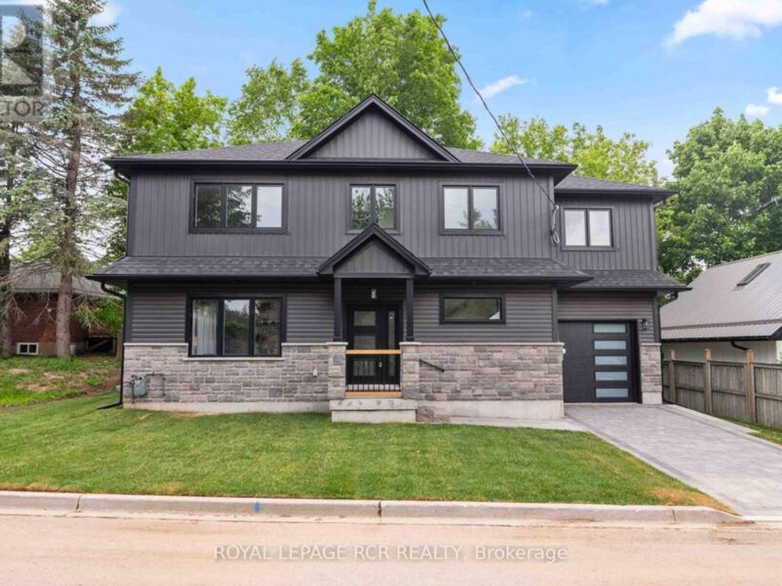 7 HENRY STREET, Orangeville, Ontario L9W 1R6
