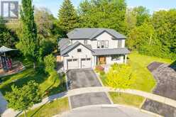 18 FLORENCE DRIVE | Oakville Ontario | Slide Image Forty