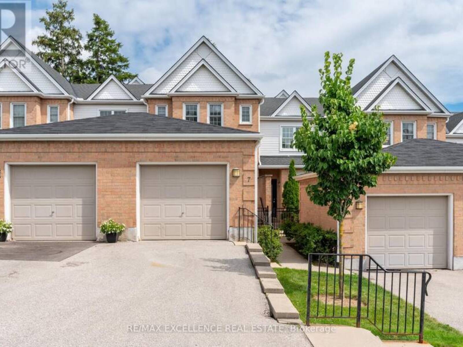 7 - 1570 RICHMOND STREET, London, Ontario N6G 4W1