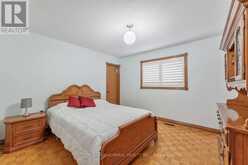 48 WELDRICK ROAD W | Richmond Hill Ontario | Slide Image Twelve