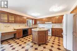 48 WELDRICK ROAD W | Richmond Hill Ontario | Slide Image Eight