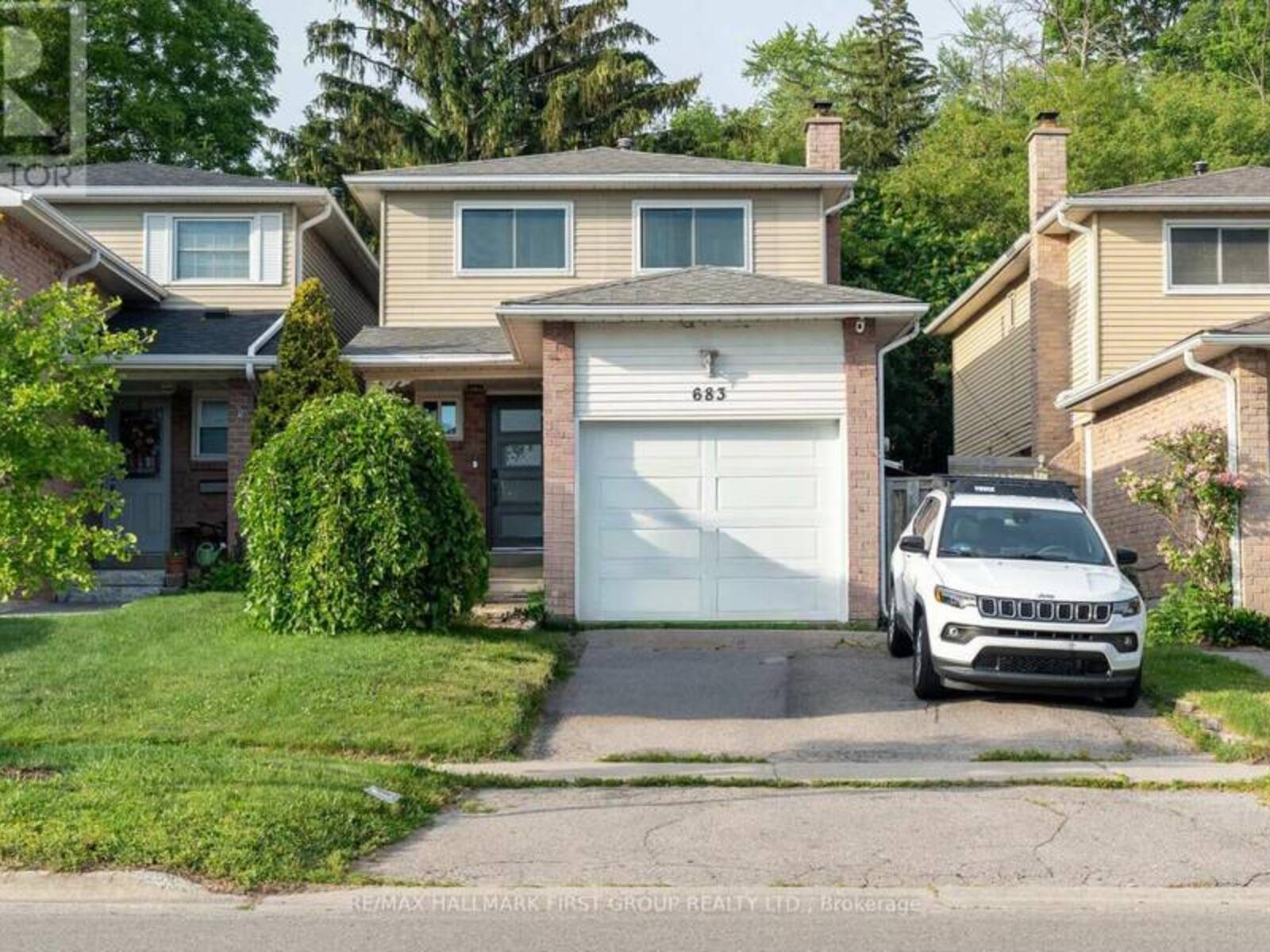 683 GRANDVIEW DRIVE, Oshawa, Ontario L1H 7V9