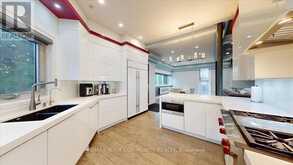64 AVIEMORE DRIVE | Toronto Ontario | Slide Image Sixteen