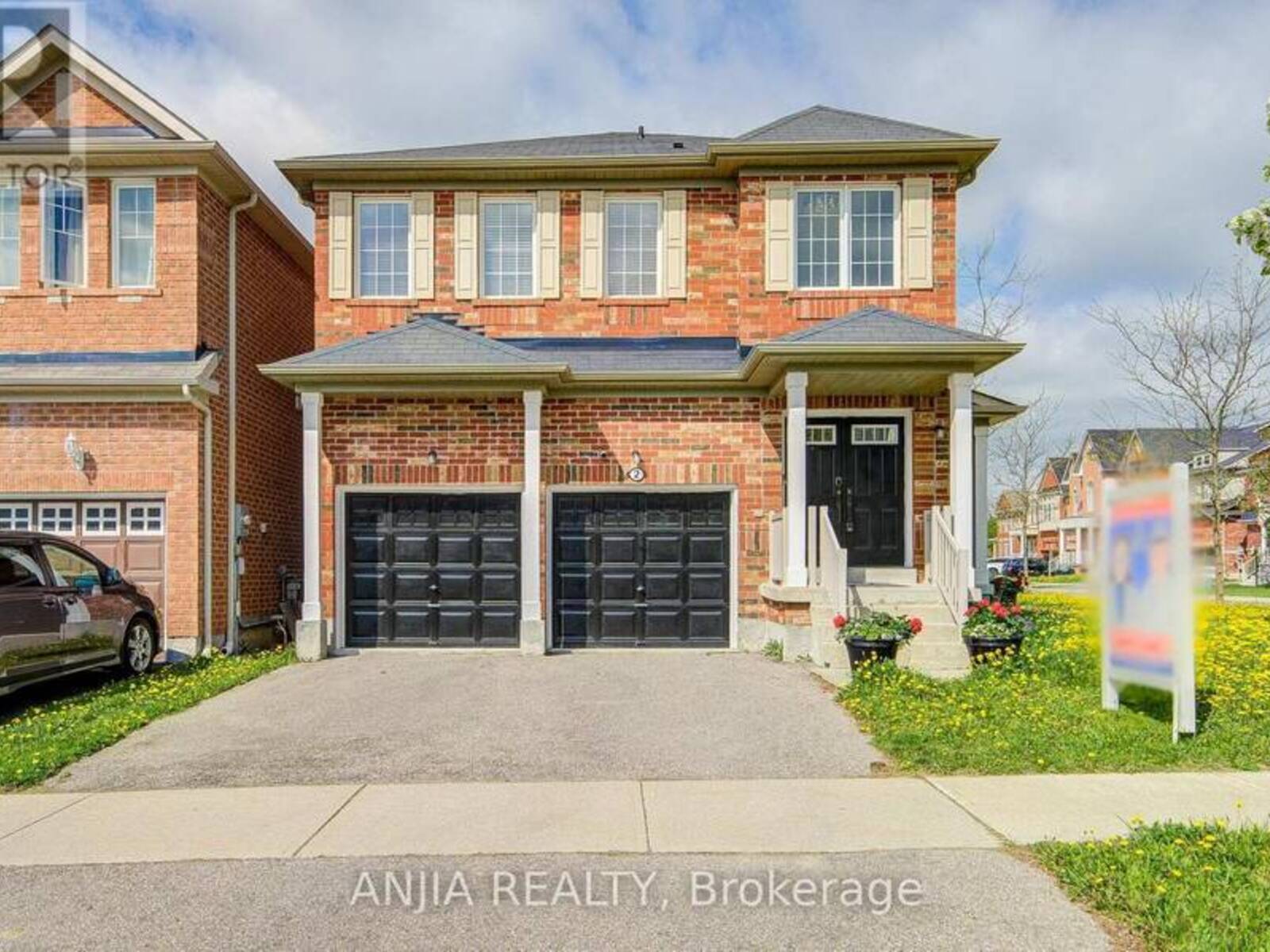 2 HORN STREET, Whitchurch-Stouffville, Ontario L4A 0X9