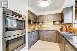 7 COSSAR DRIVE | Aurora Ontario | Slide Image Fifteen