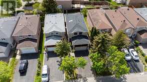 16 CHASE COURT | Markham Ontario | Slide Image Three