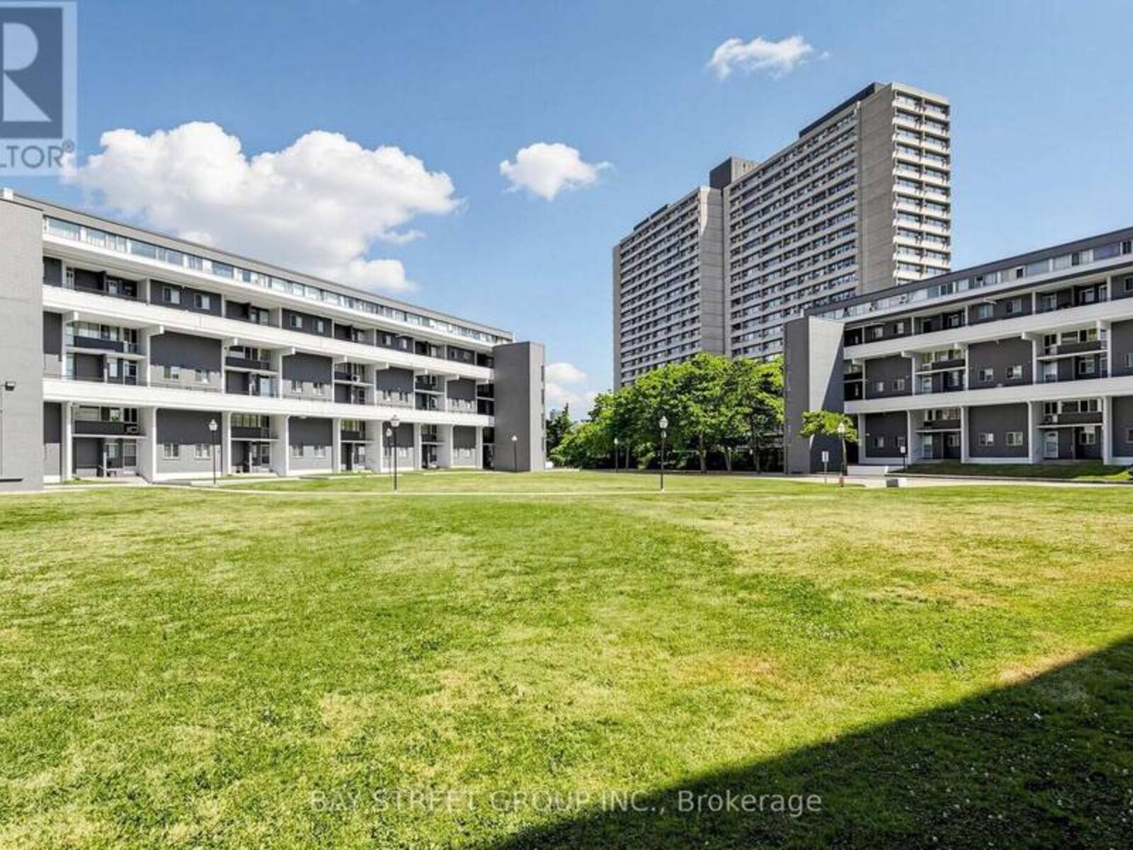302 - 55 SUNNY GLENWAY, Toronto, Ontario M3C 2Z5