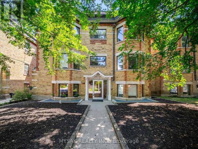 427 CRAWFORD STREET Toronto Ontario, M6G 3J7 - Multi-family Home For Sale
