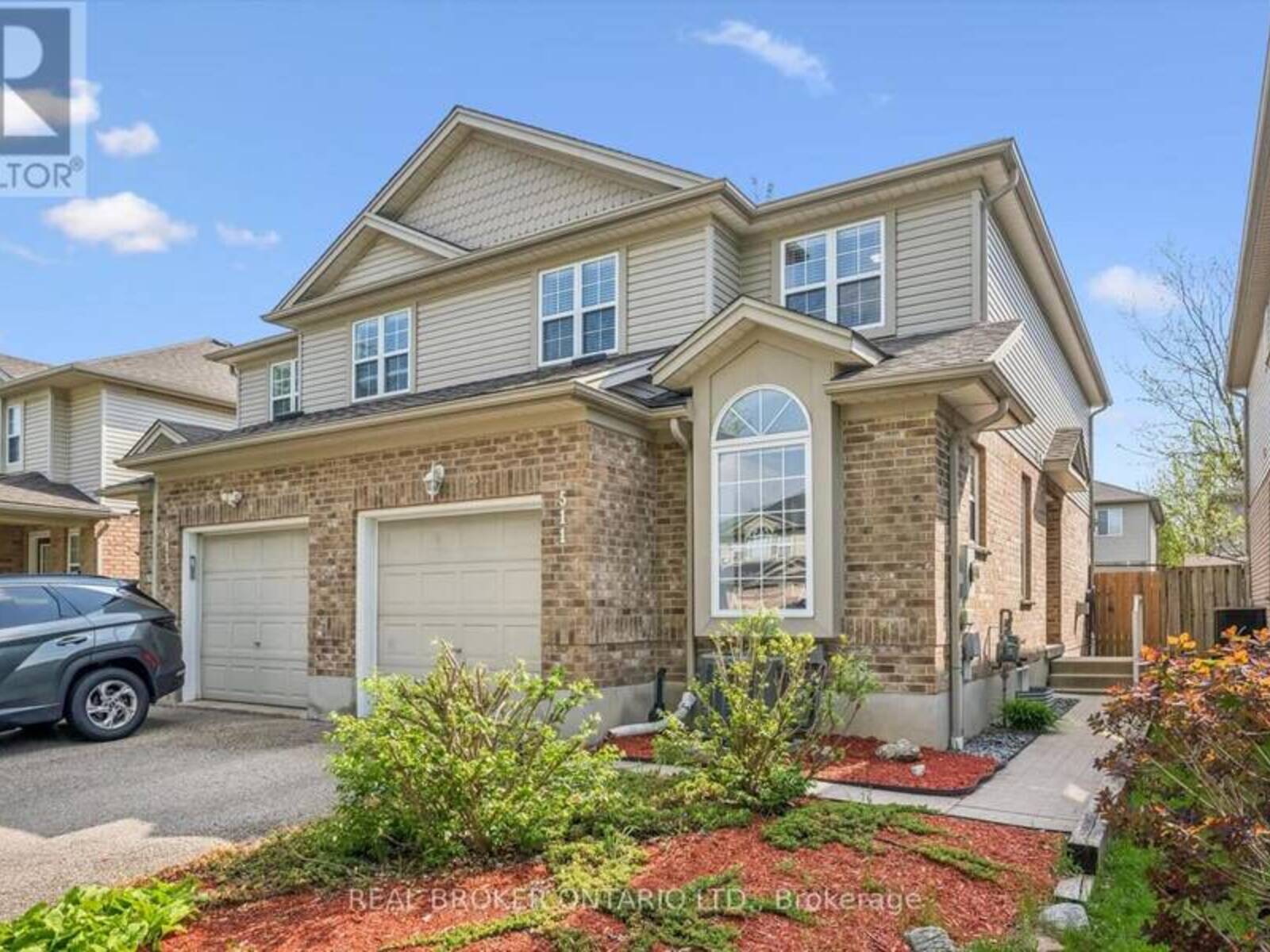 511 DANSBURY DRIVE, Waterloo, Ontario N2K 4K8