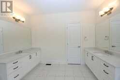 11 DAVID DUNLAP BOULEVARD | Richmond Hill Ontario | Slide Image Sixteen