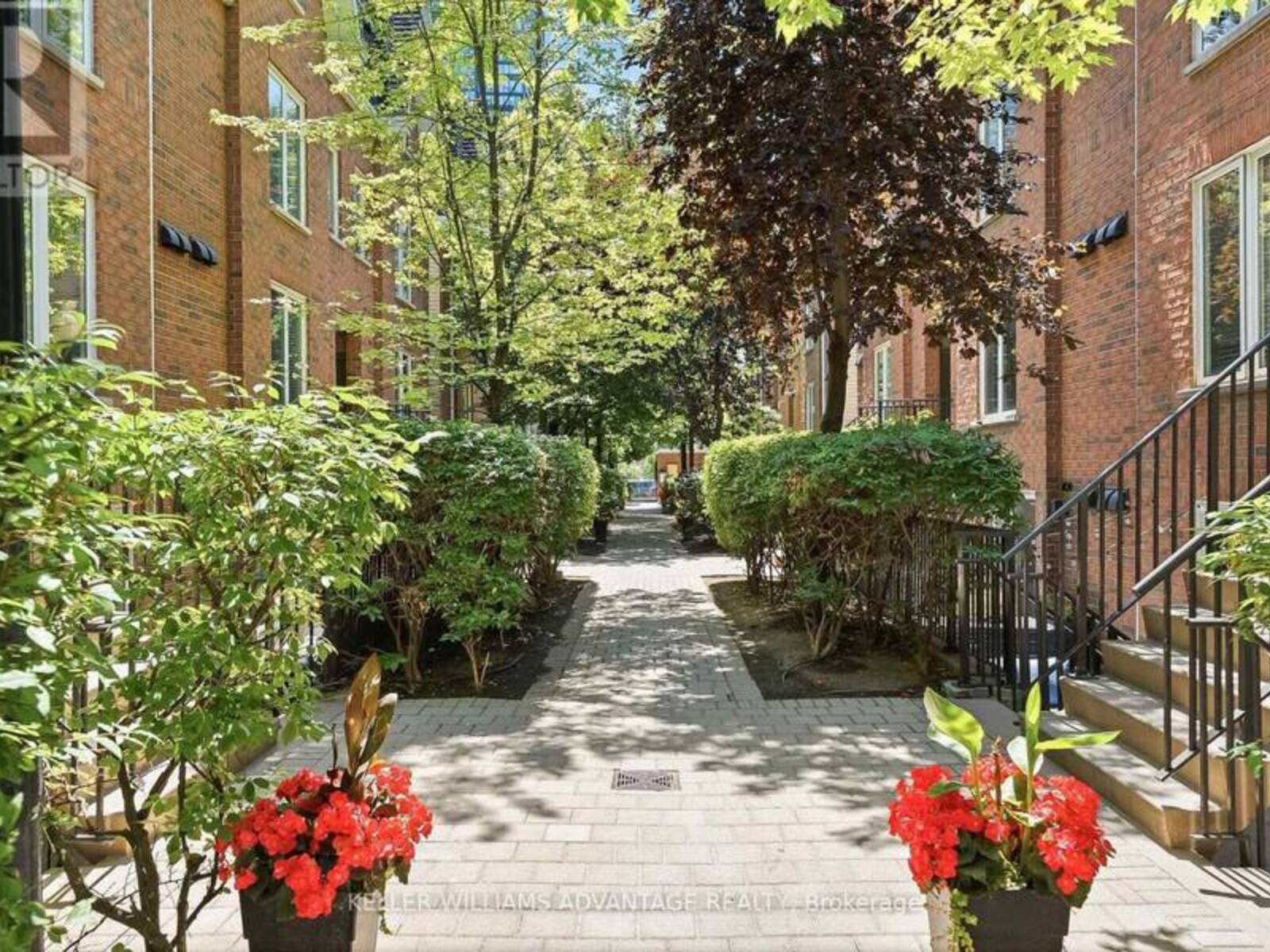 409 - 29 CANNIFF STREET, Toronto, Ontario M6K 3M5