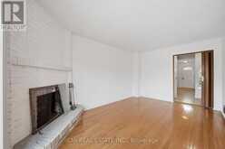 40 GLEN HOLLOW AVENUE | Toronto Ontario | Slide Image Twelve